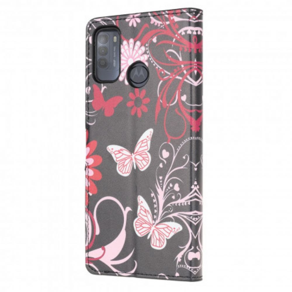 Leren Hoesje voor Moto G50 Vlinders En Bloemen