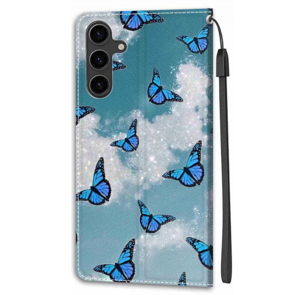 Leren Hoesje Samsung Galaxy S24 5g Witte Wolken En Blauwe Vlinders Met Riem Bescherming Hoesje