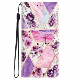 Leren Hoesje iPhone 16 Plus Marmer Paarse Bloemen Met Riem Bescherming Hoesje