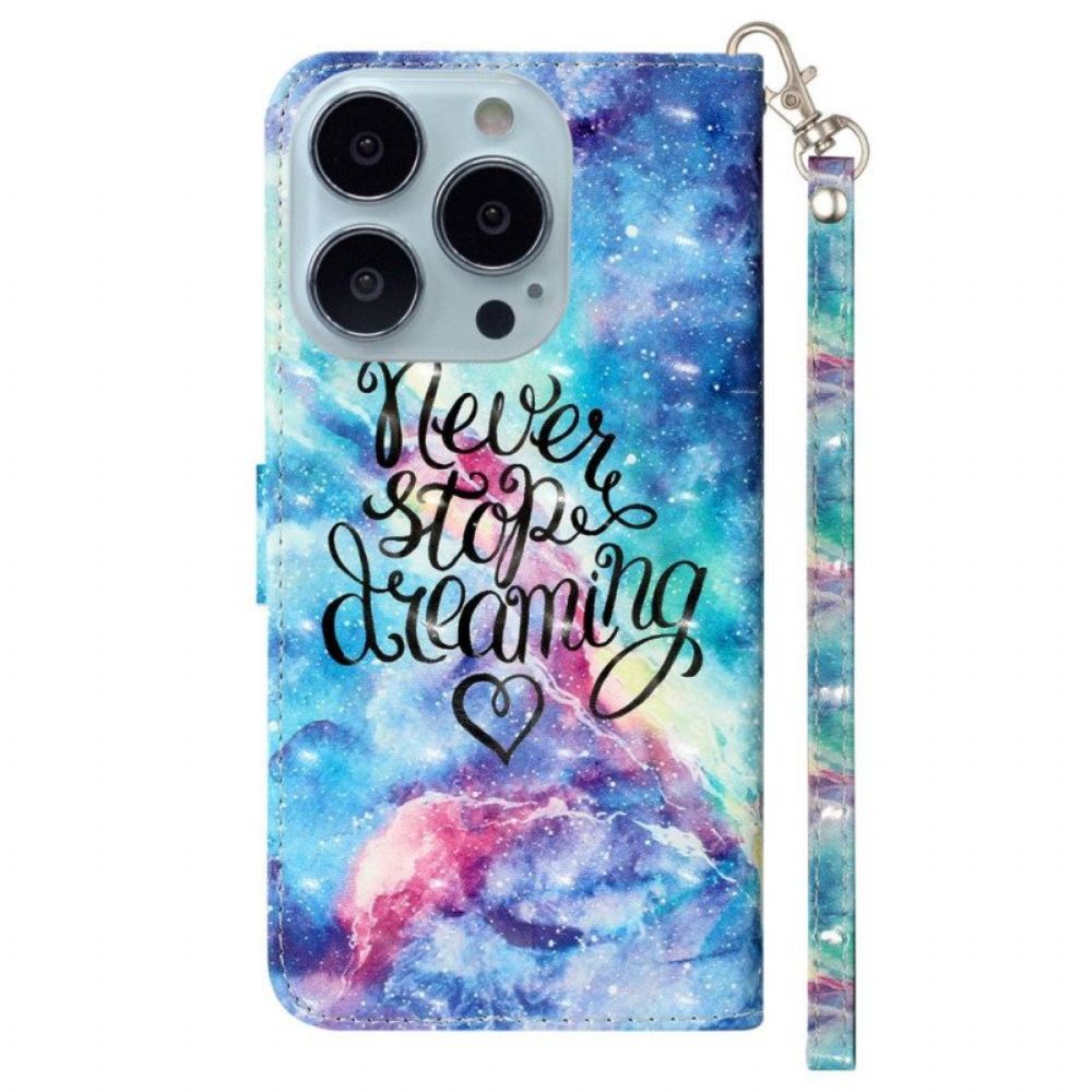 Leren Hoesje voor iPhone 15 Pro Max Met Ketting Stop Nooit Met Dromen 3d-riem